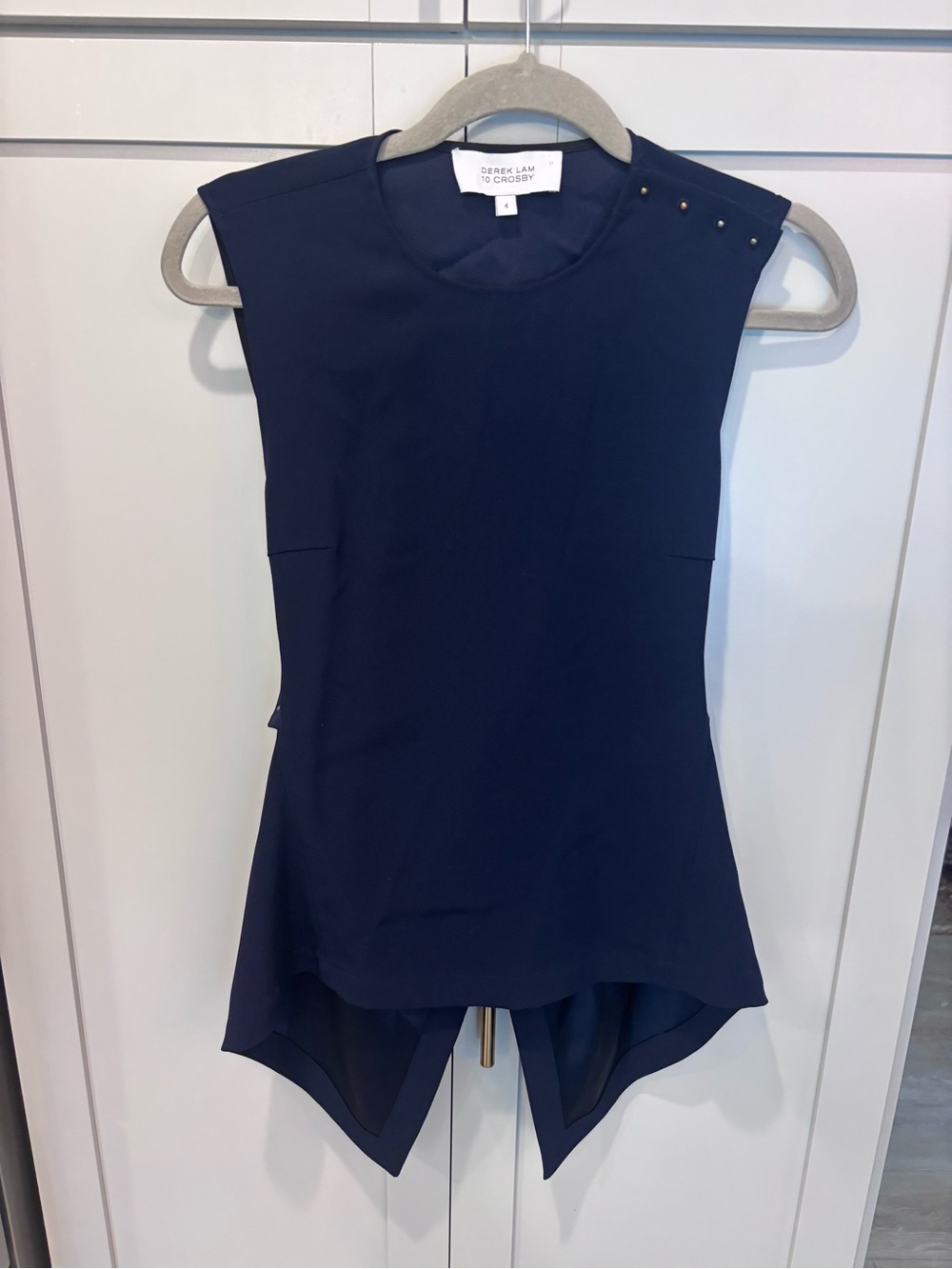 10 Crosby Derek Lam Navy Sleeveless Stud-Accent Asymmetrical Hem Top